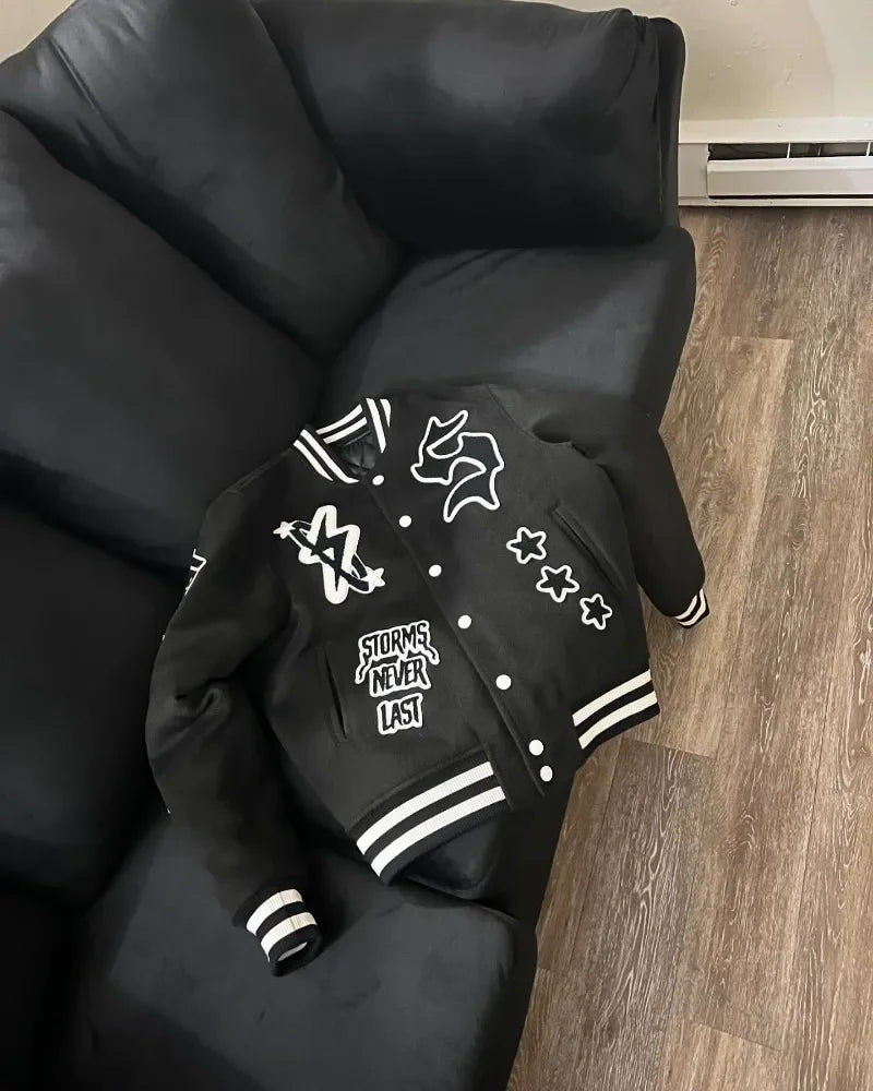 Chaqueta bordada gótica Y2K Loom & Soul – Abrigo de moto hip-hop oversized