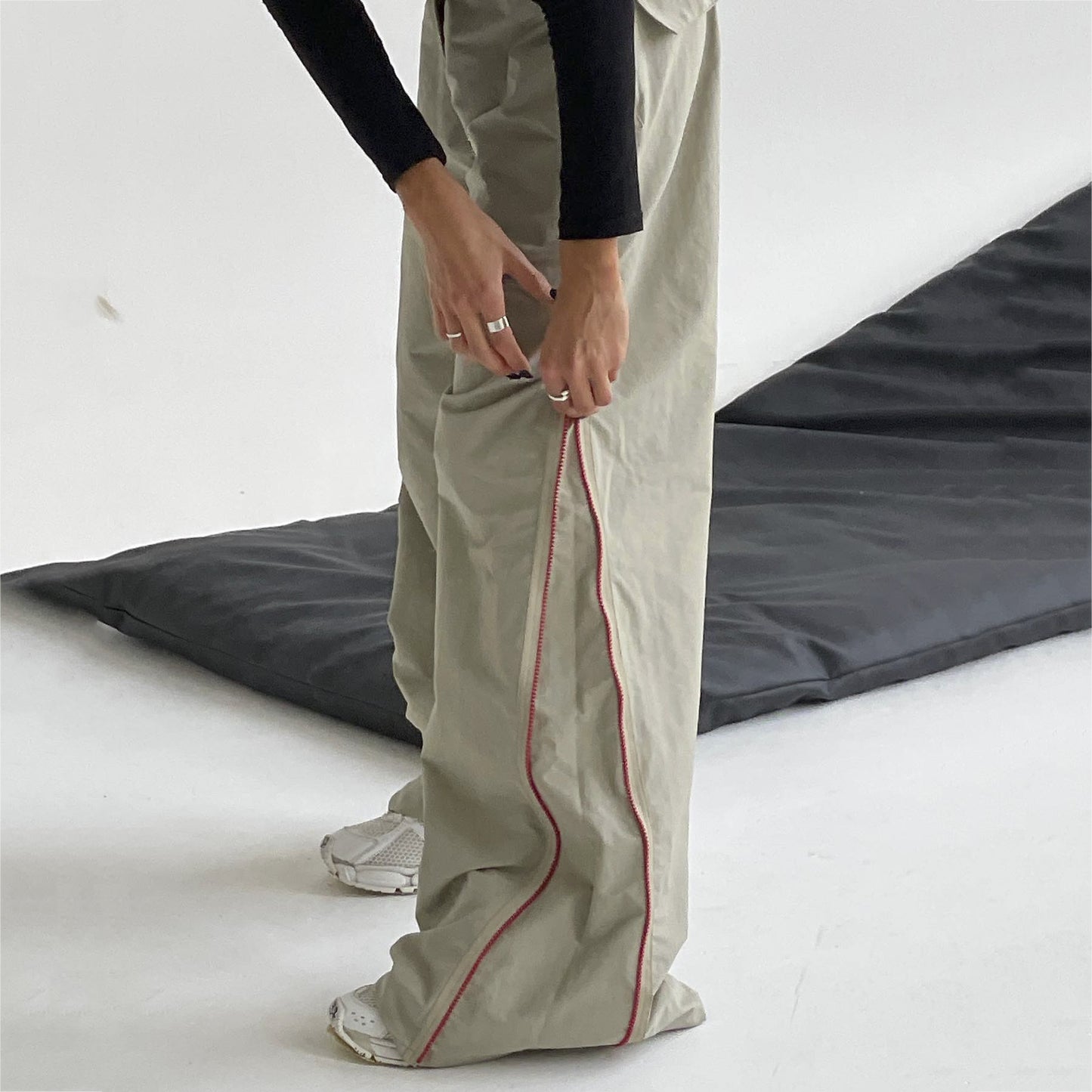 Pantalones holgados de mujer Loom & Soul que combinan con todo – Pantalones de algodón de tiro bajo y pierna ancha con bolsillos (Caqui)