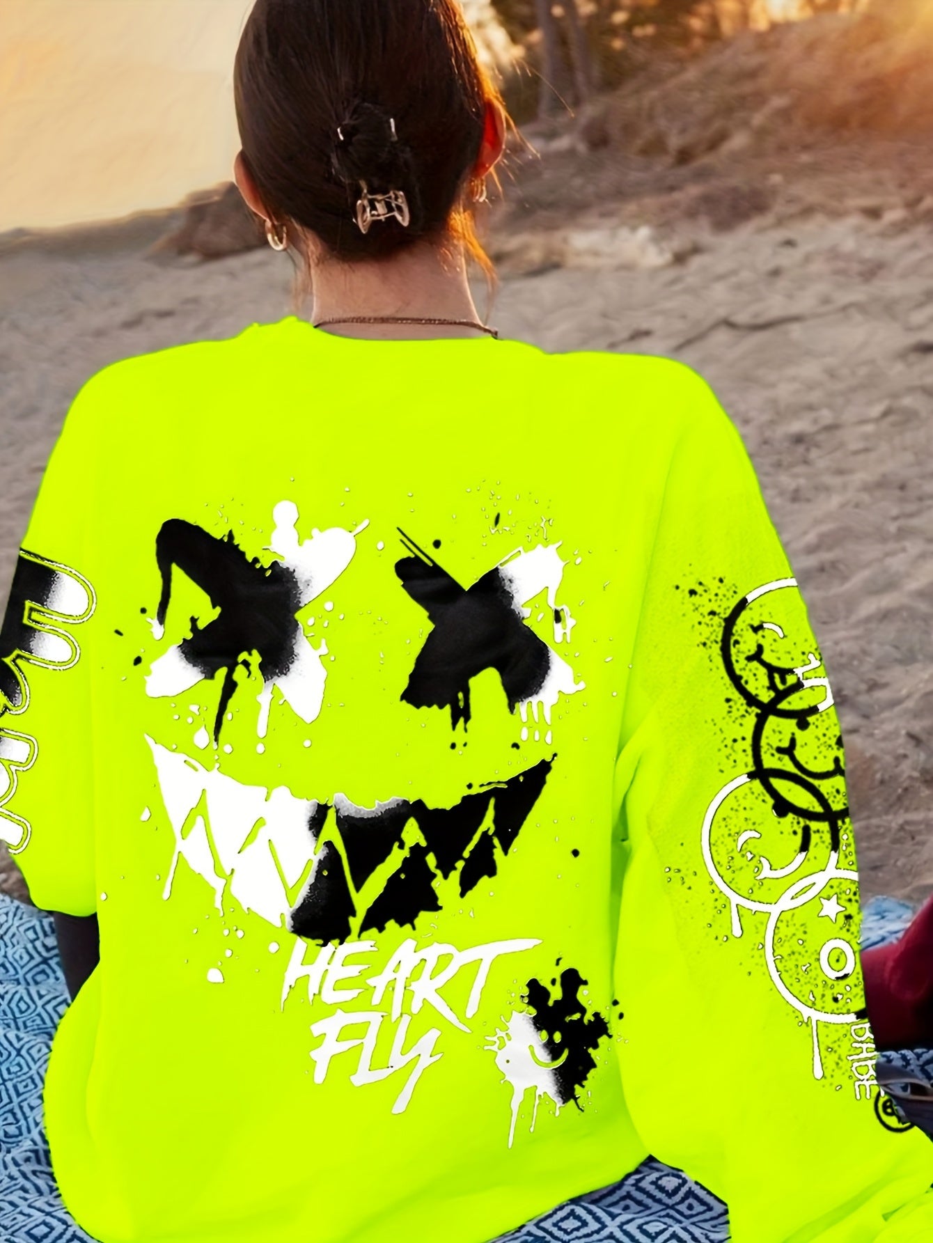 Sudadera con letras de grafiti para mujer – Jersey artístico negro para otoño/invierno