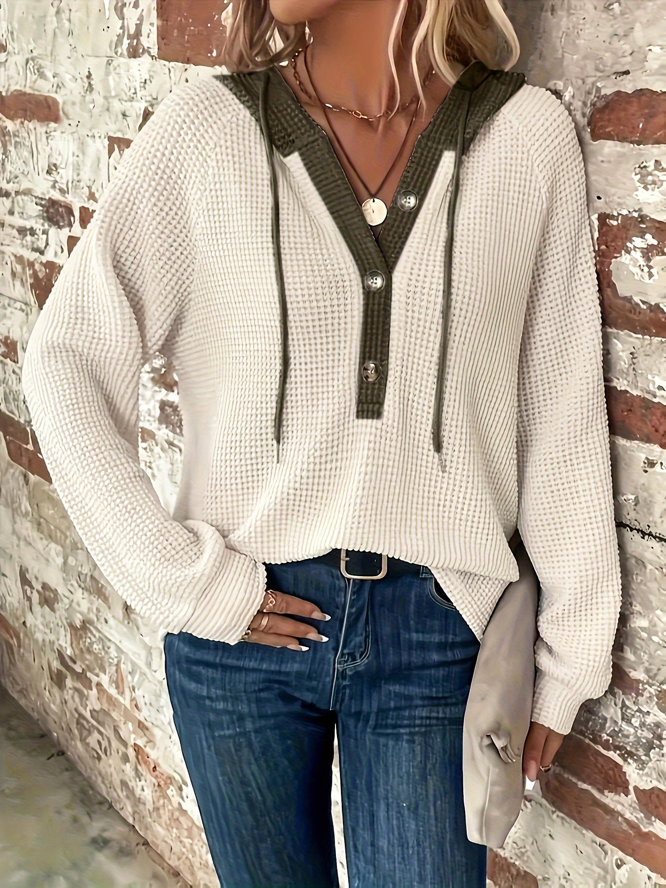 Sudadera informal con capucha y cordón con botones y bloques de color para mujer