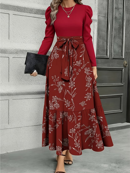 Vestido largo con lazo en la cintura y estampado floral en azul marino – Elegante vestido retro con corte ajustado y falda acampanada