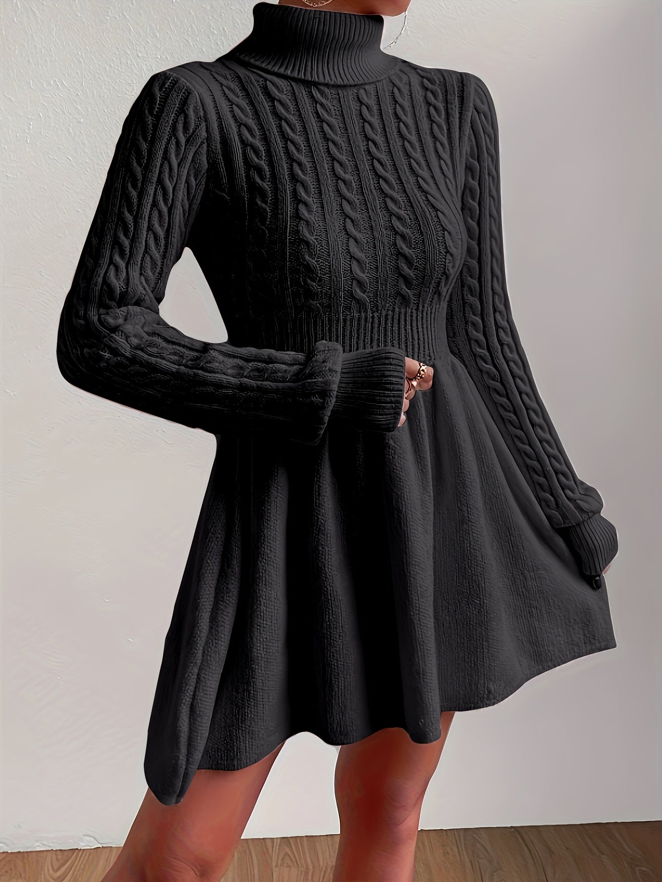 Minivestido entallado de cuello alto – Elegante vestido corto con corte A para eventos