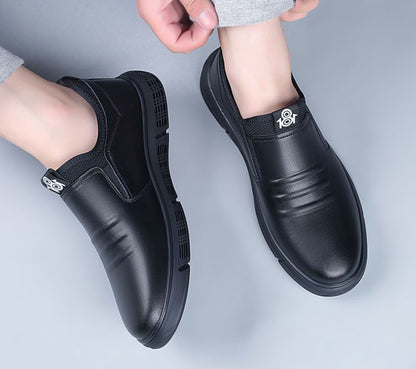 Zapatillas de caminar para hombre Loom & Soul en blanco y negro – Zapatos planos casuales de cuero de PU con acabado de gamuza, comodidad transpirable y diseño con cordones