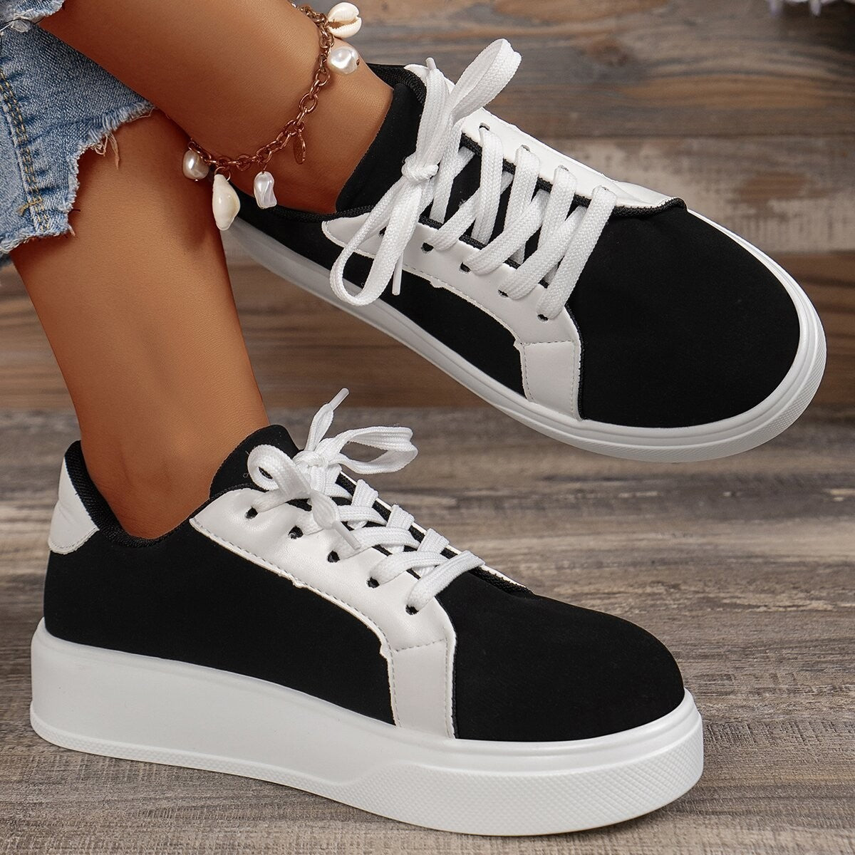 Zapatillas Retro con Cordones Loom & Soul™ – Zapatos de Caminar de PU para Mujer con Elevación Cómoda de 3–5CM y Suela de Goma