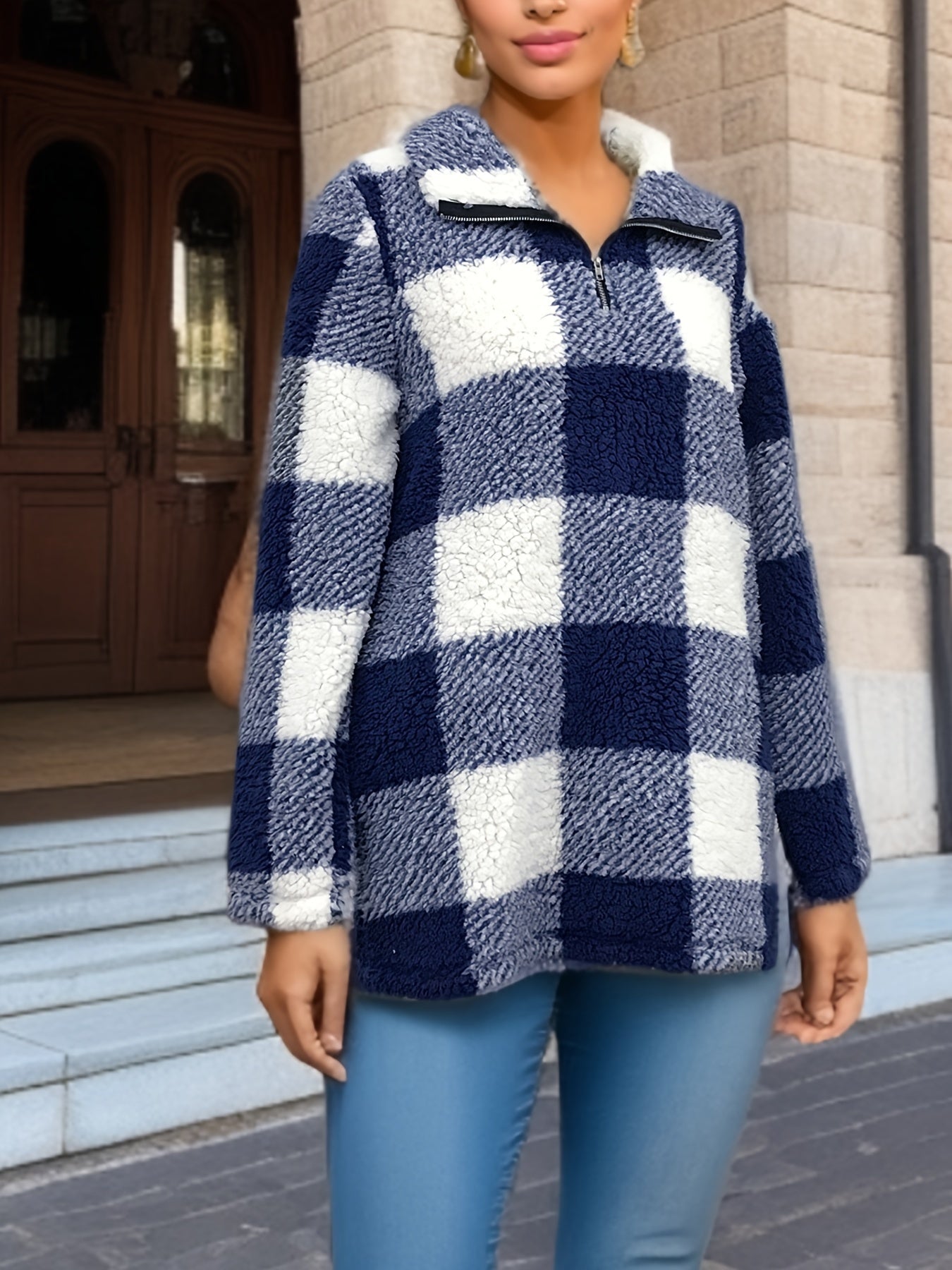 Pull douillet pour femme à col montant avec fermeture éclair – Motif écossais