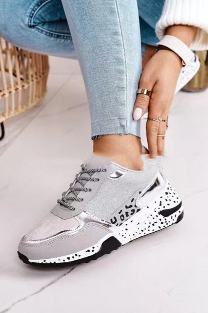 Zapatillas deportivas de plataforma Loom & Soul™ con cordones para mujer – Zapatos deportivos de color a juego de ante con cuña cómoda
