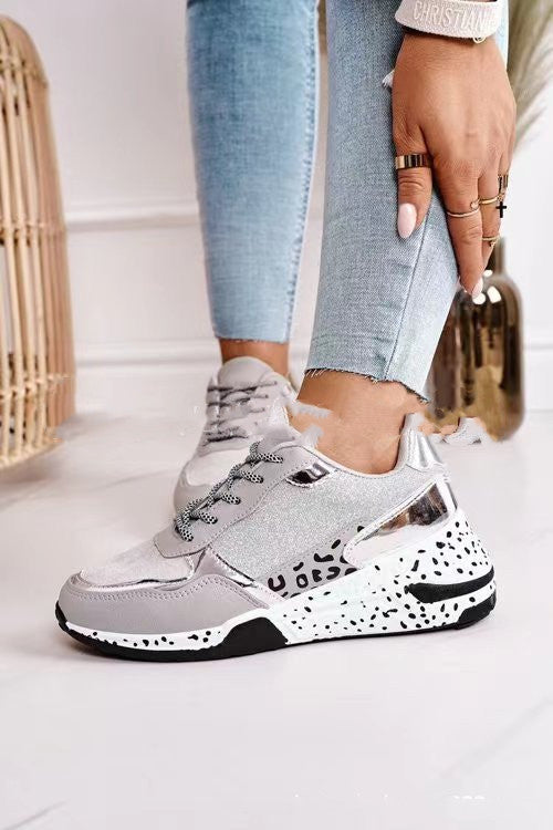 Zapatillas deportivas de plataforma Loom & Soul™ con cordones para mujer – Zapatos deportivos de color a juego de ante con cuña cómoda
