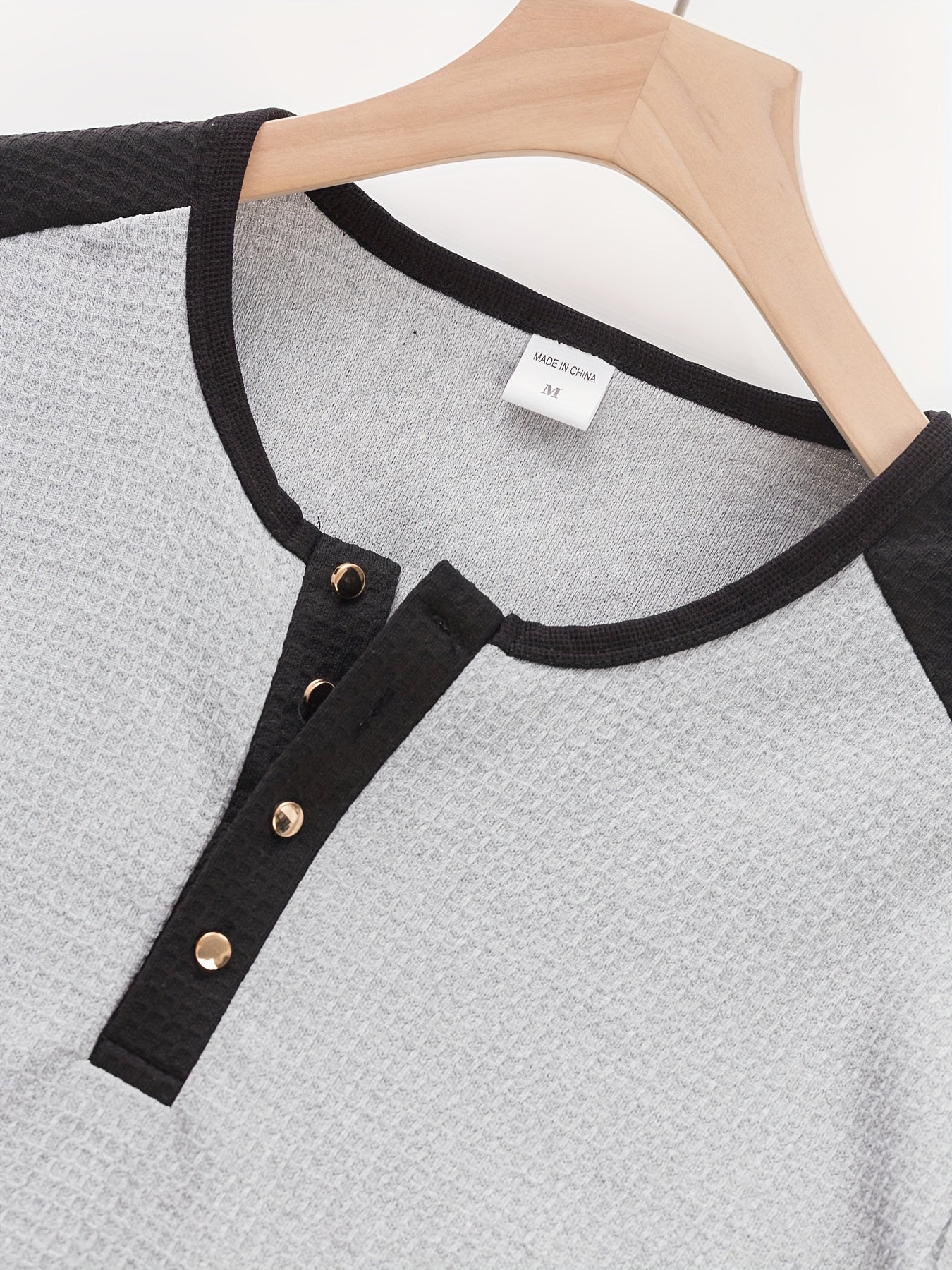 Chemise Henley gaufrée pour homme – Haut boutonnée toutes saisons blanc et noir