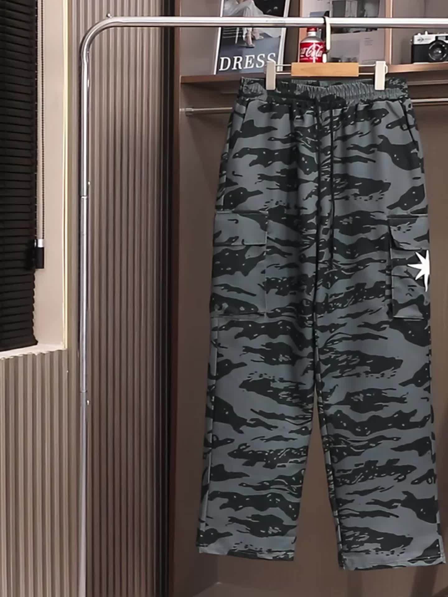 Men’s Camouflage Cargo Pants – Loose-Fit Multi-Pocket Outdoor Trousers