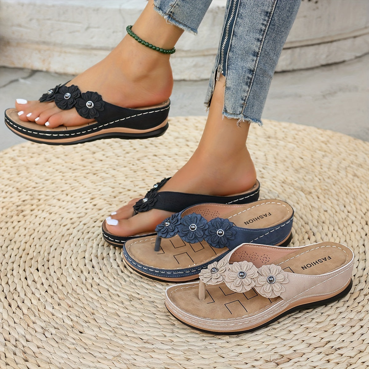 Sandalias tipo chancleta de cuña floral – Elegantes zapatos de verano con plataforma