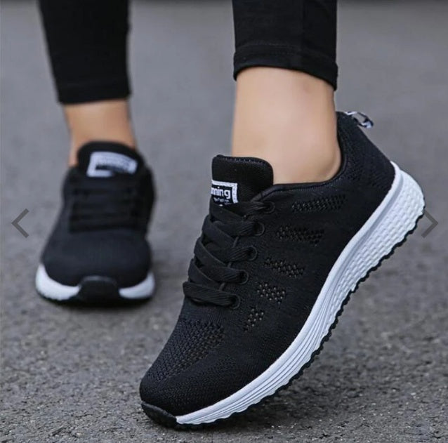 Zapatillas deportivas de malla para mujer Loom & Soul™ – Zapatillas de running ligeras y transpirables con tacón de cuña cómodo