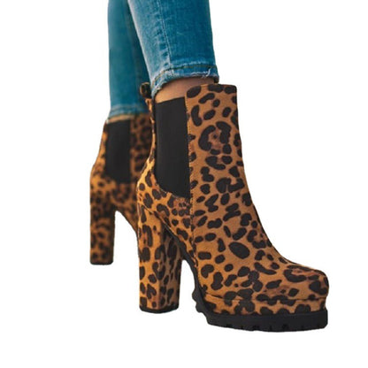 Botines de tacón de ante con estampado de leopardo Loom & Soul – Elegancia invernal de tacón alto