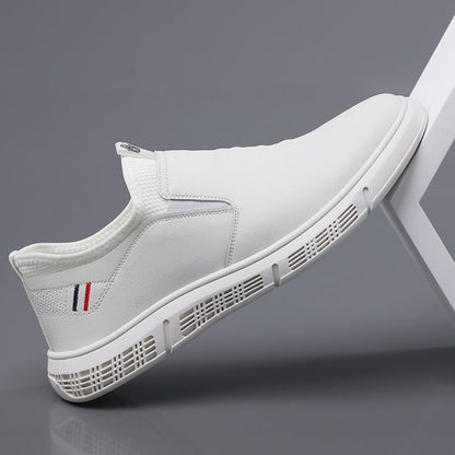 Zapatillas de caminar para hombre Loom & Soul en blanco y negro – Zapatos planos casuales de cuero de PU con acabado de gamuza, comodidad transpirable y diseño con cordones
