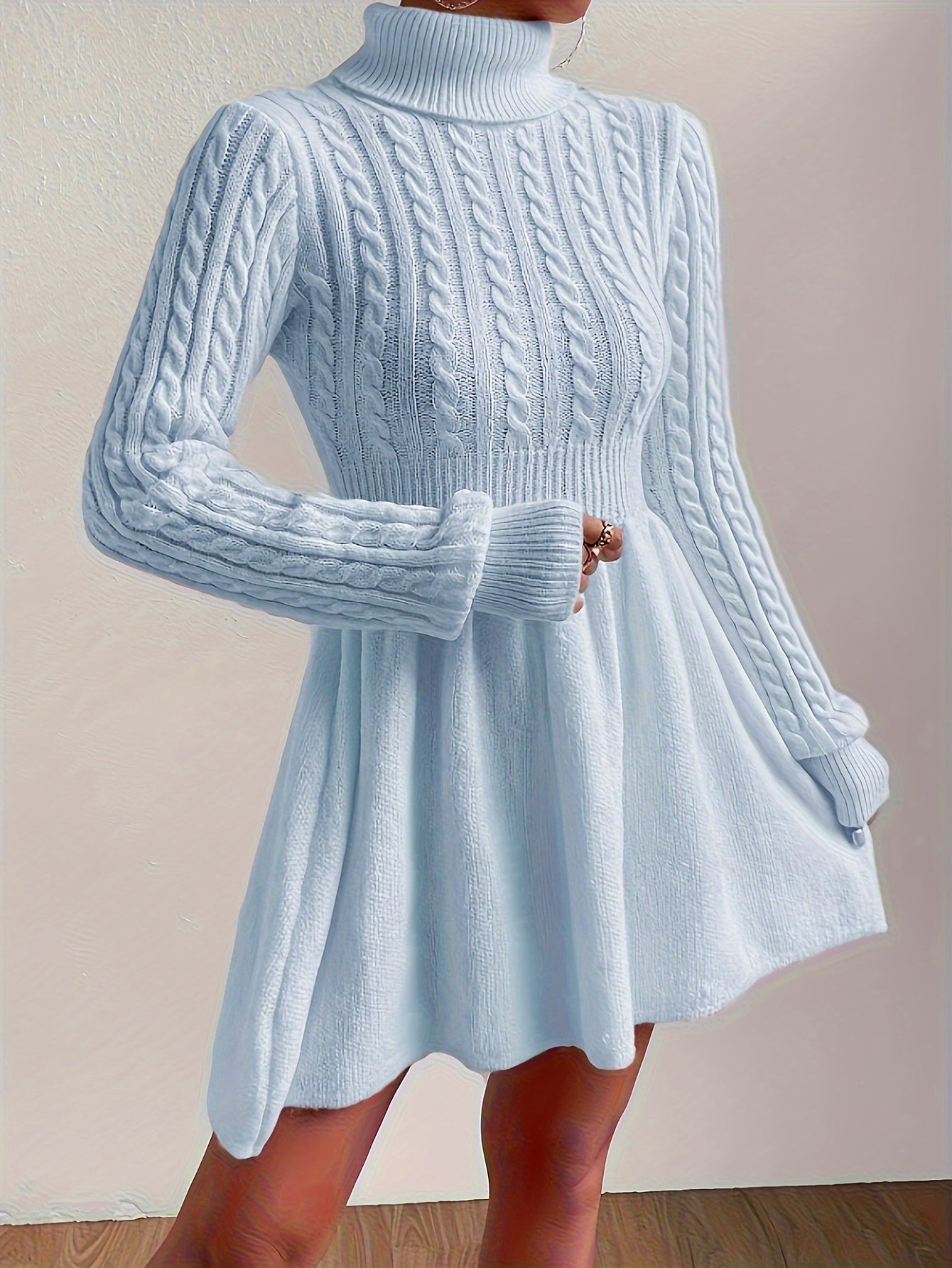 Minivestido entallado de cuello alto – Elegante vestido corto con corte A para eventos