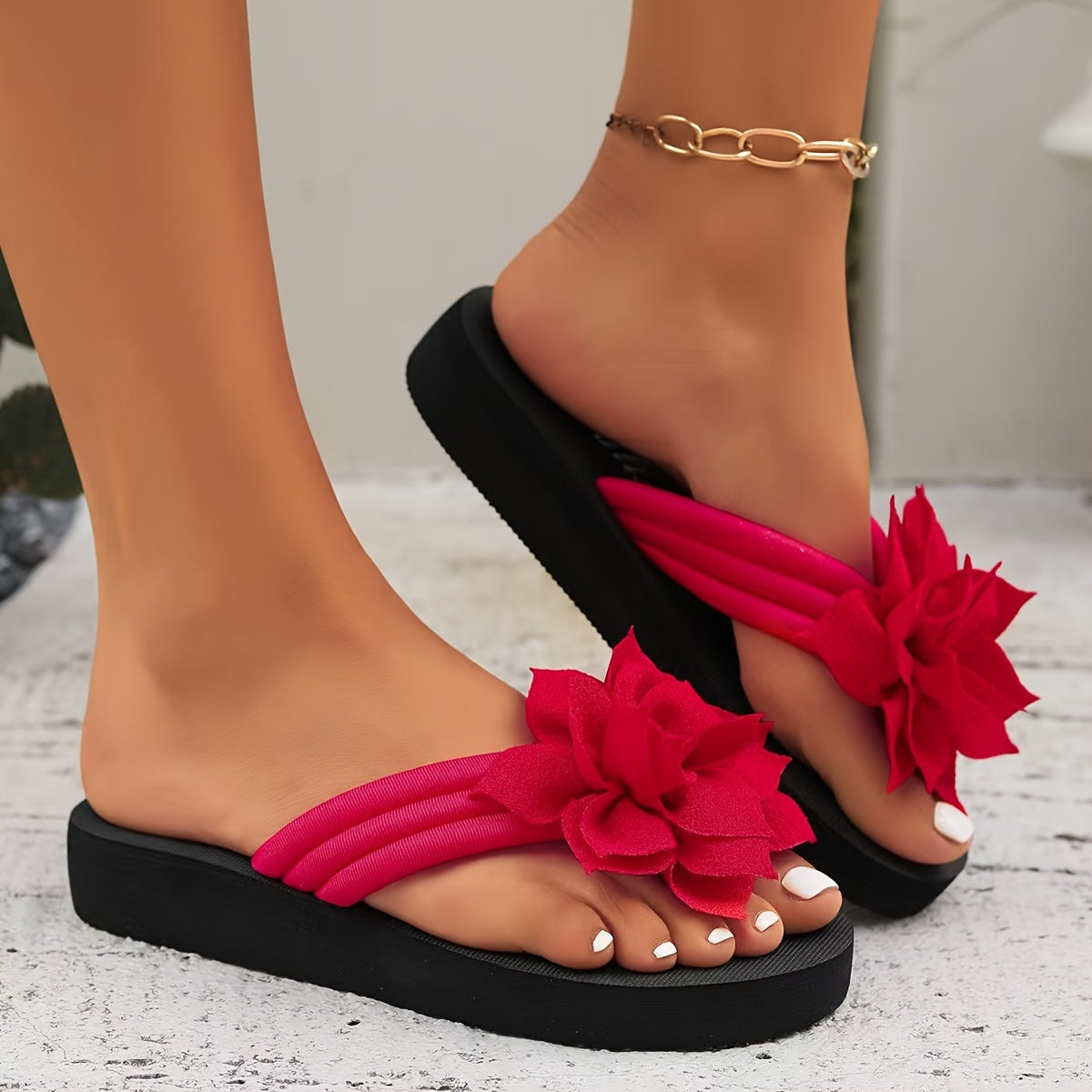 Women’s Wide Fit Floral Sandals – Flat Casual Flip Flops