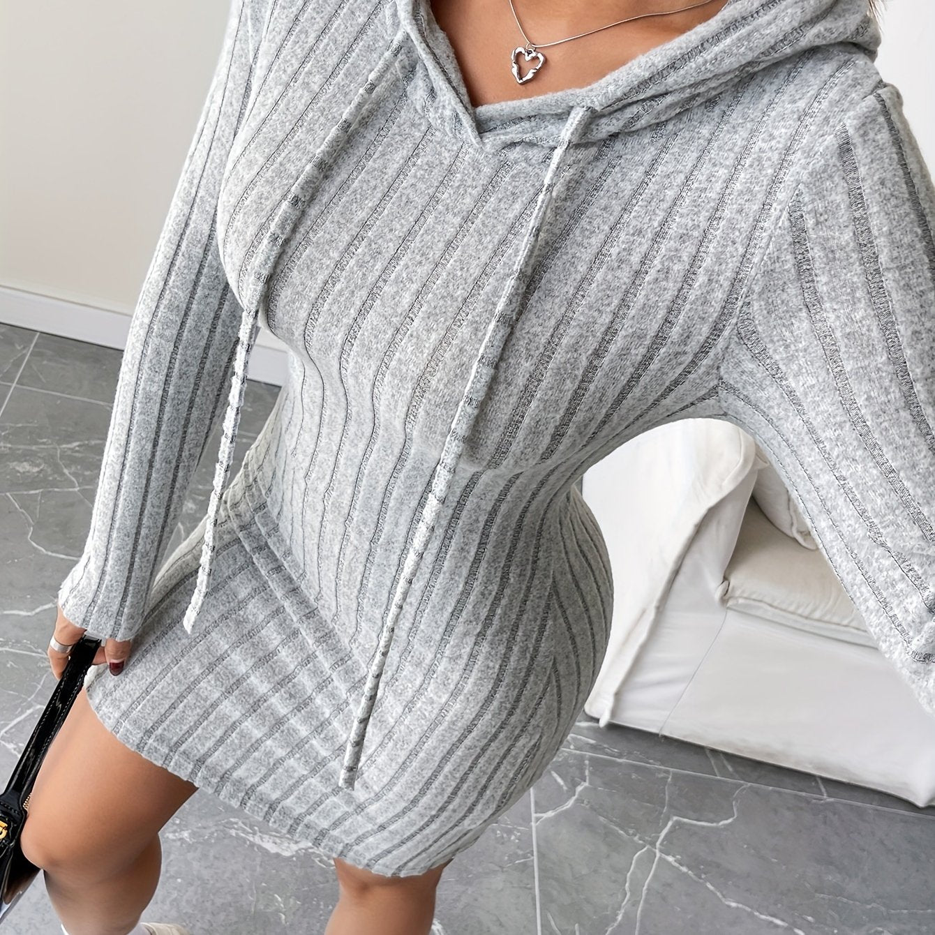 Vestido bodycon acanalado con capucha para mujer – Lazo ajustable, manga larga, corte lápiz