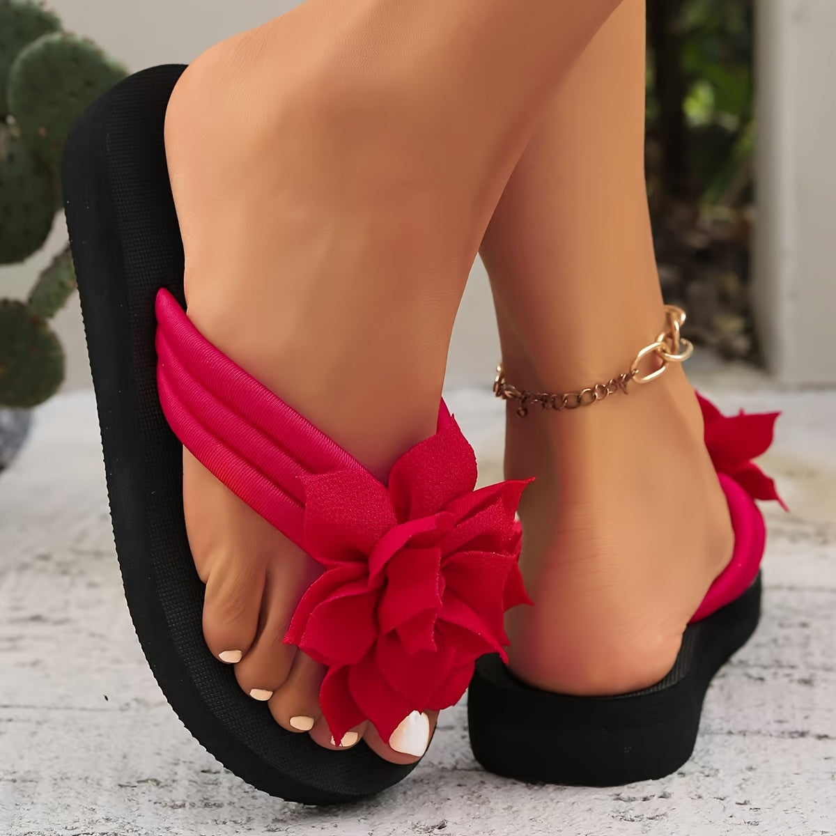Women’s Wide Fit Floral Sandals – Flat Casual Flip Flops