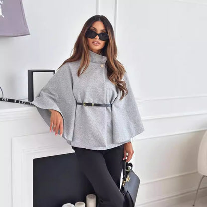 Haut cape chauve-souris Loom & Soul – Veste ceinturée en laine à col montant pour femme