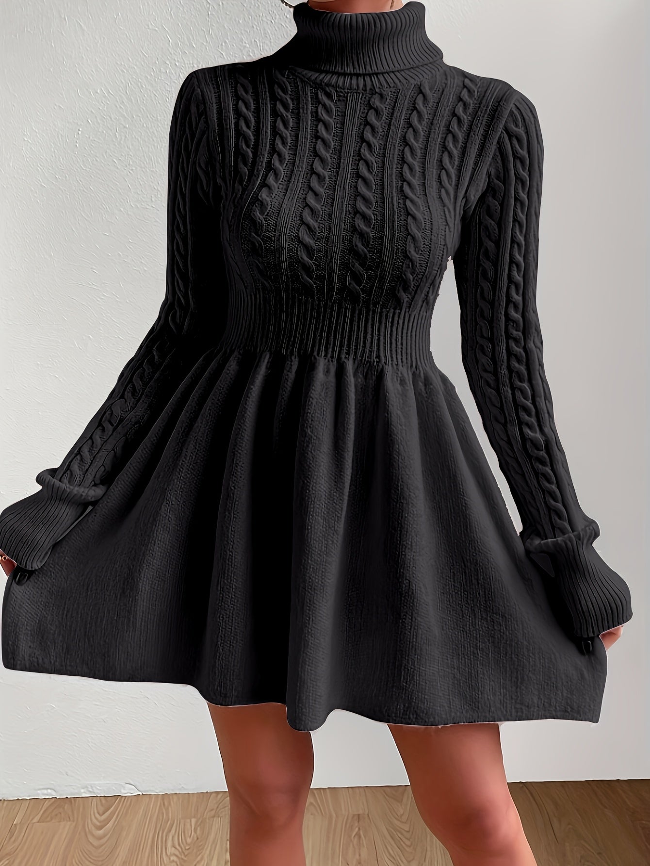 Minivestido entallado de cuello alto – Elegante vestido corto con corte A para eventos