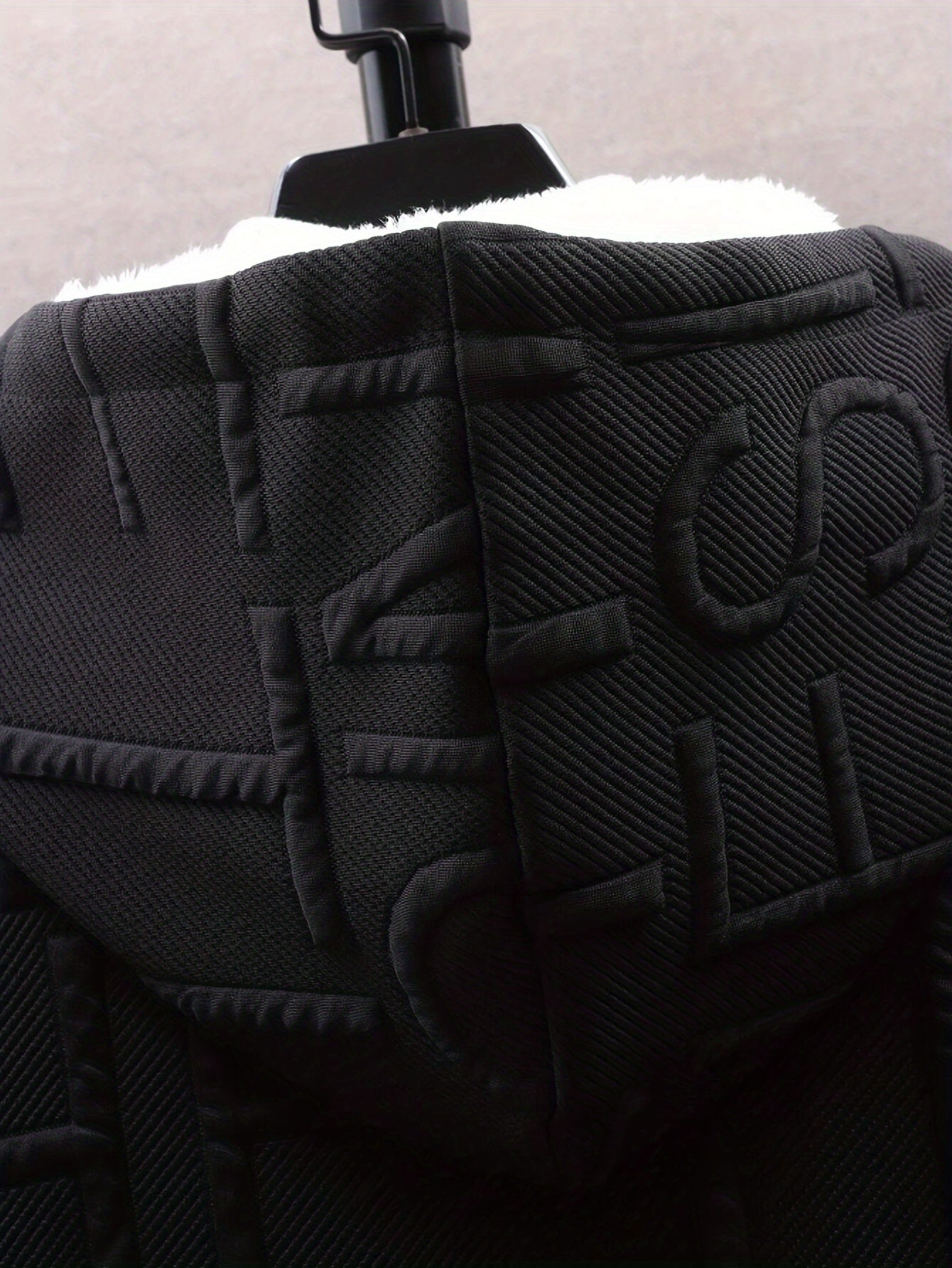 Sudadera con capucha y cremallera de felpa para hombre Loom & Soul - Edición festiva