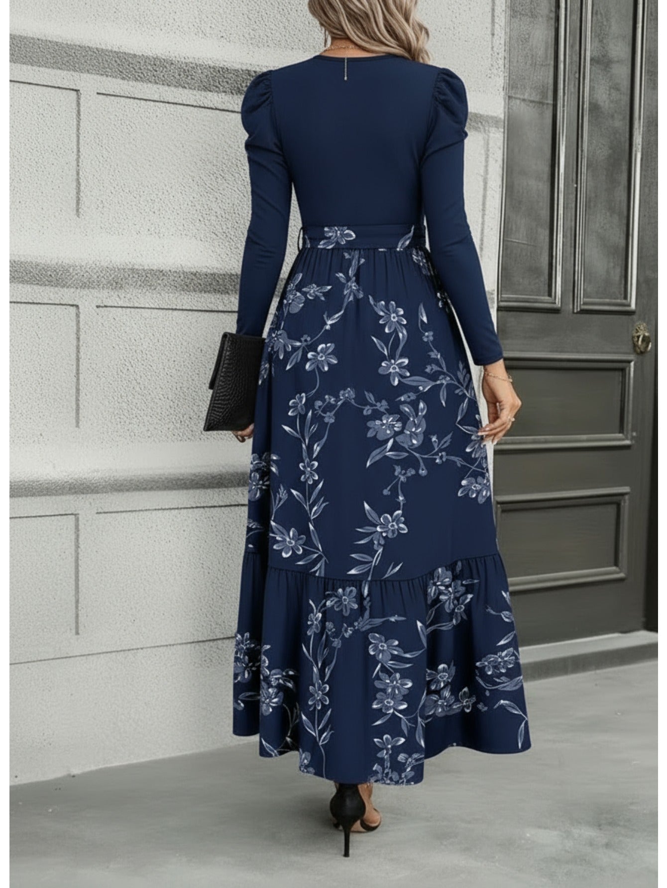 Vestido largo con lazo en la cintura y estampado floral en azul marino – Elegante vestido retro con corte ajustado y falda acampanada