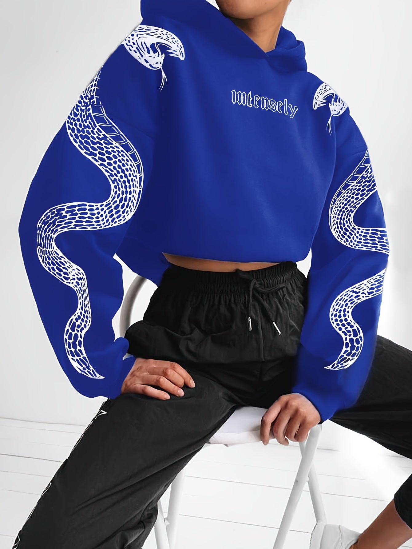 Sudadera con capucha roja para mujer – Sudadera urbana con estampado de Fénix y Mariposa
