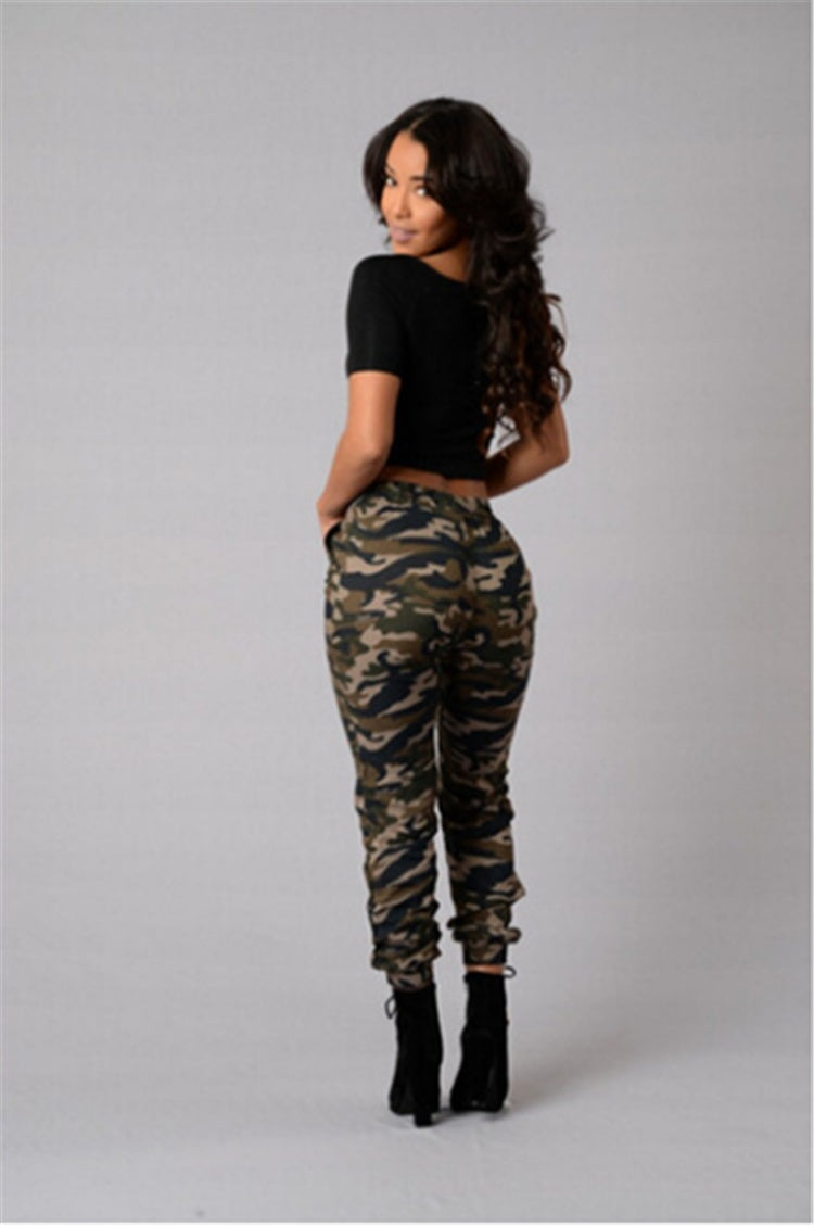 Pantalon camouflage femme Loom & Soul – Pantalon camouflage coupe urbaine, taille mi-haute et jambes fuselées