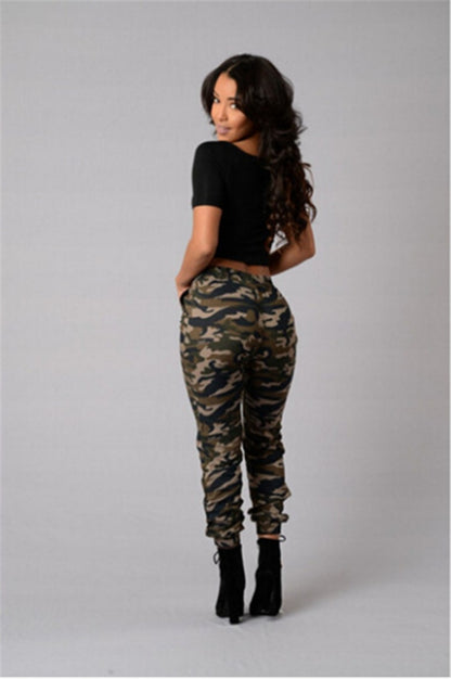 Pantalon camouflage femme Loom & Soul – Pantalon camouflage coupe urbaine, taille mi-haute et jambes fuselées
