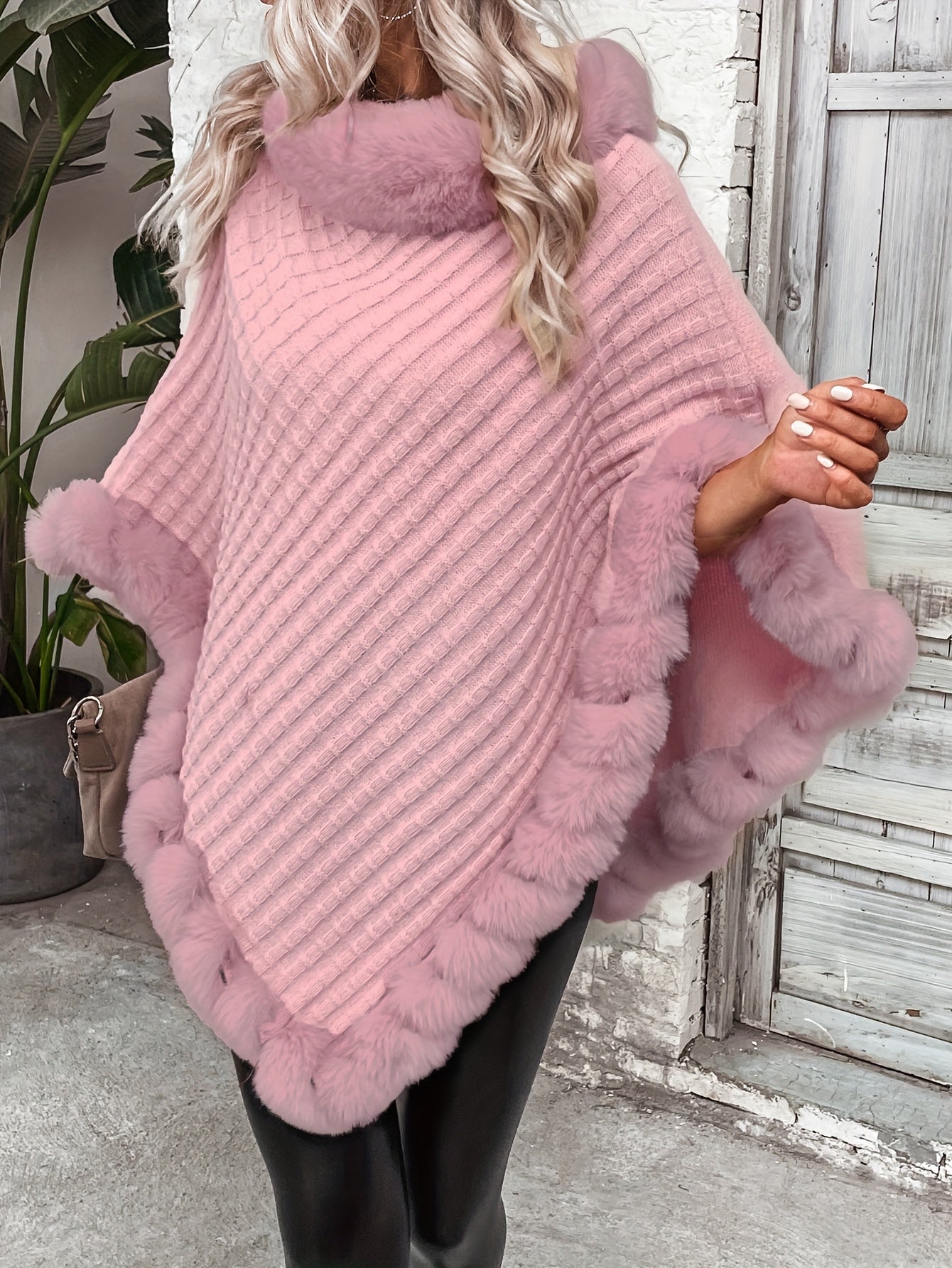 Cape en fausse fourrure pour femme – Vêtement d'extérieur d'hiver élégant à col en peluche