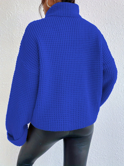 Pull gaufré col montant et épaules tombantes pour femme – Maille bleu vif