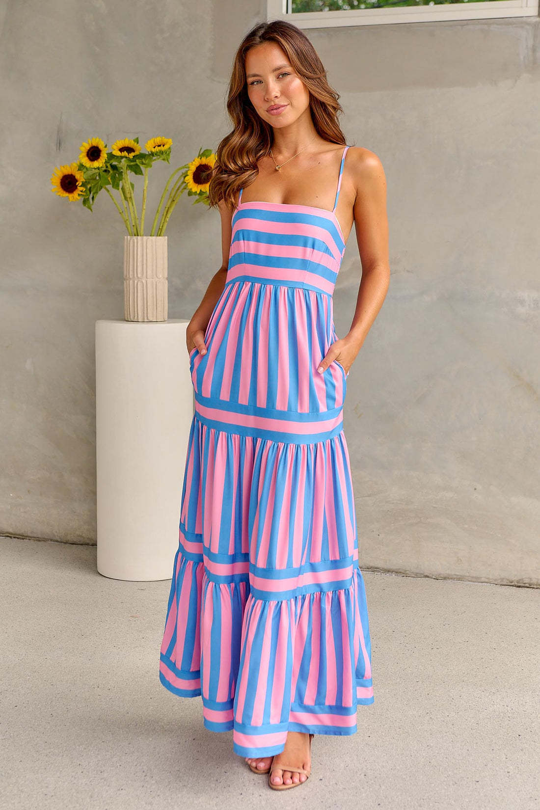 Robe longue rayée Loom & Soul™ – Robe de plage décolletée dans le dos à col carré pour femme avec poches
