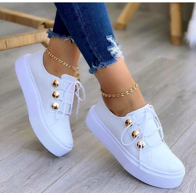 Zapatillas con cordones y remaches Loom & Soul™ – Zapatos casuales de piel sintética para mujer con elevación de 3 a 5 cm y suela resistente al desgaste