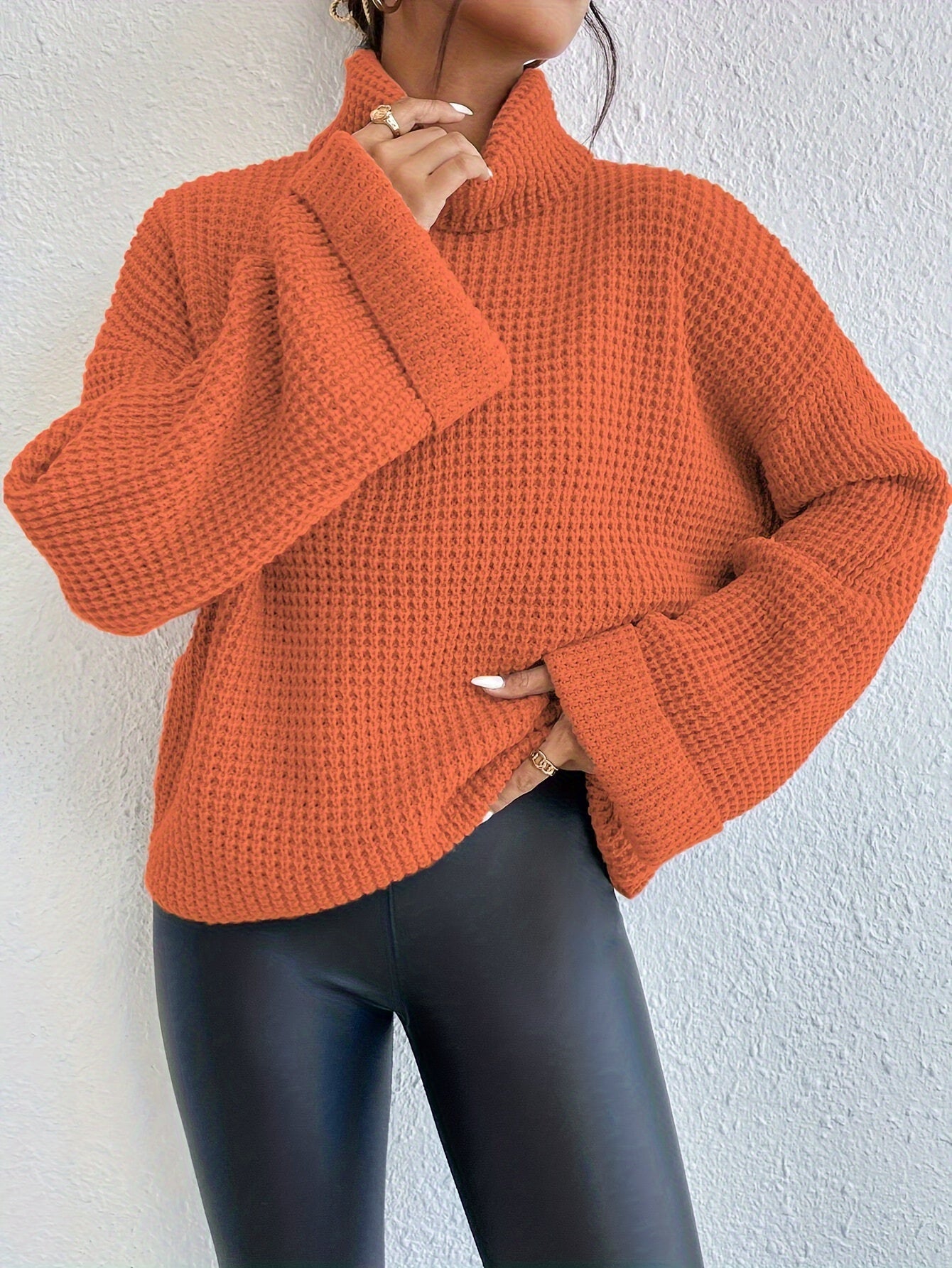 Pull gaufré col montant et épaules tombantes pour femme – Maille bleu vif