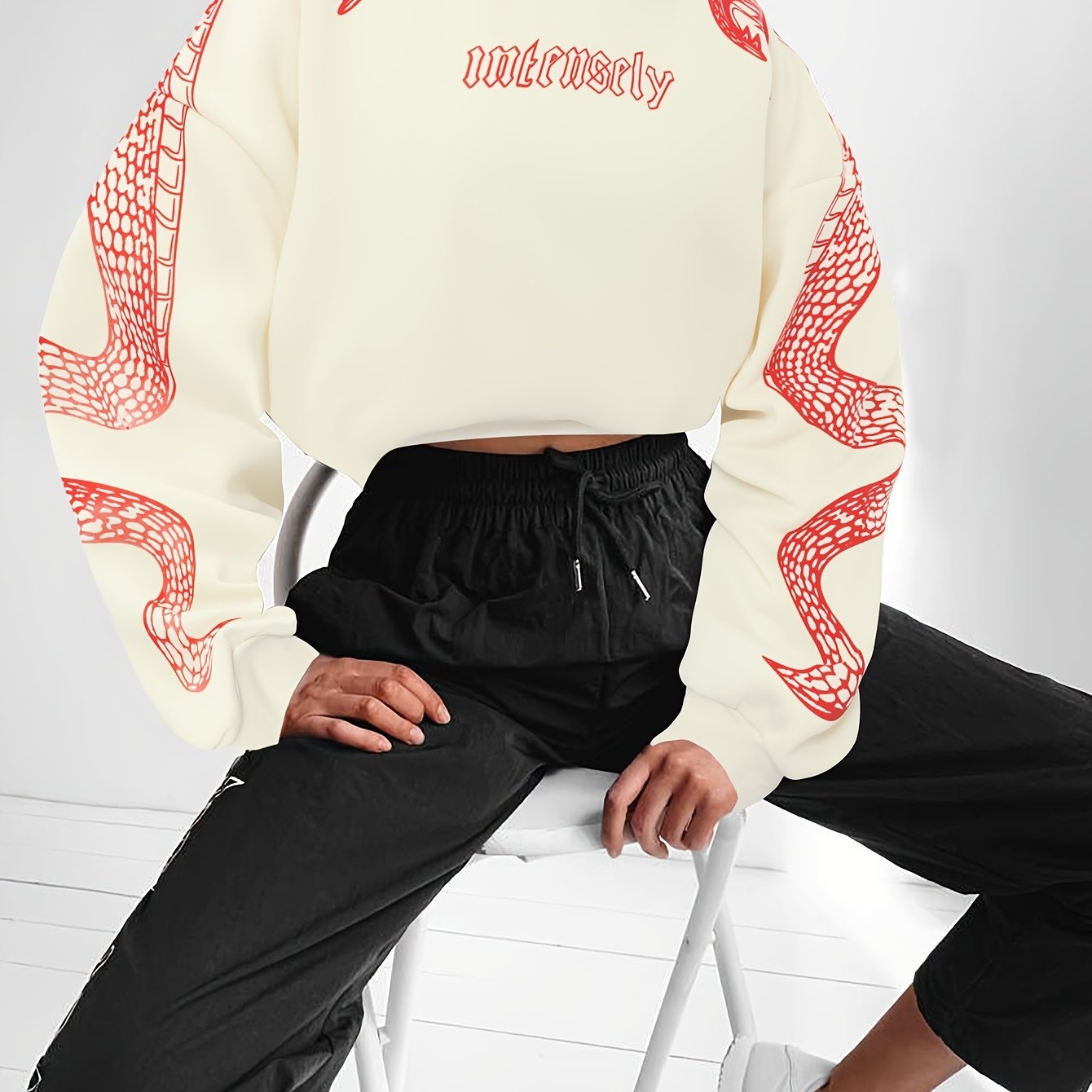 Sudadera con capucha roja para mujer – Sudadera urbana con estampado de Fénix y Mariposa