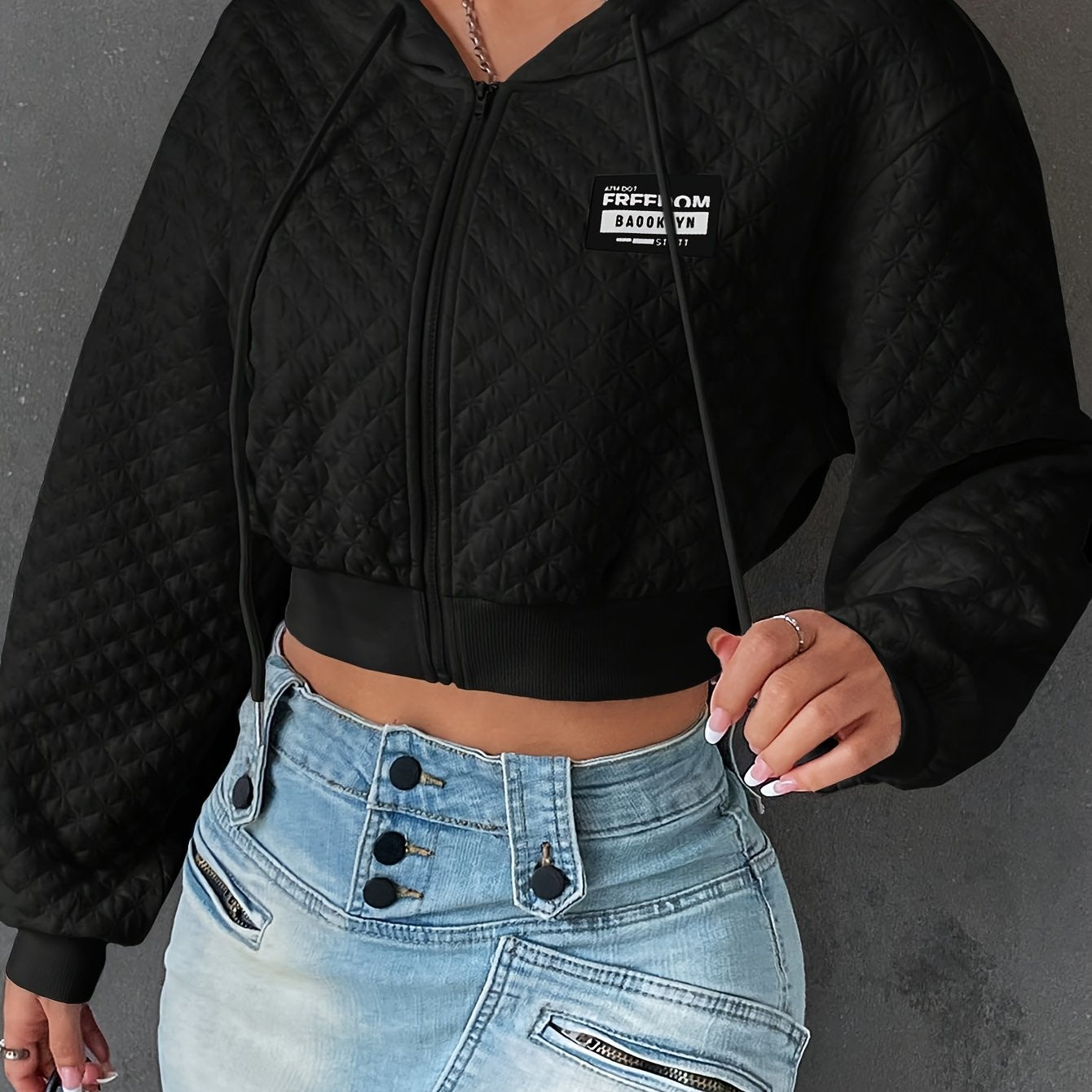 Sudadera con capucha elegante con letras para mujer – Jersey corto de calle rojo y negro