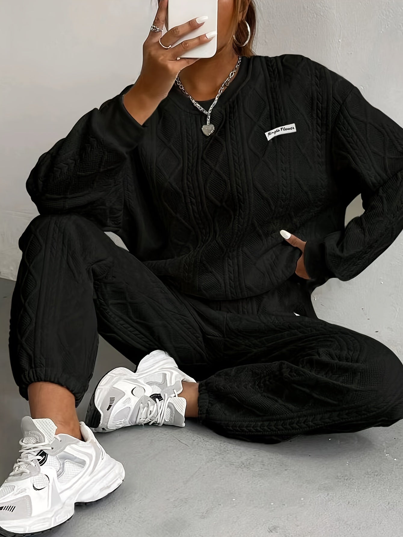 Textured Beige Sweatshirt Set – Women’s Long Sleeve Top & Pants