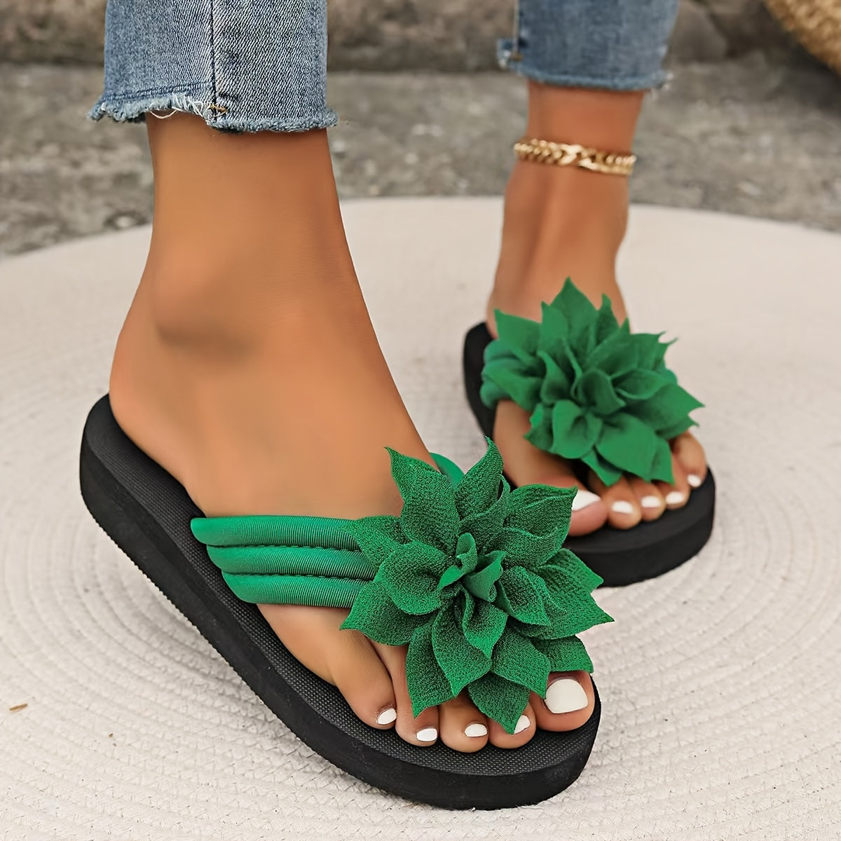 Women’s Wide Fit Floral Sandals – Flat Casual Flip Flops