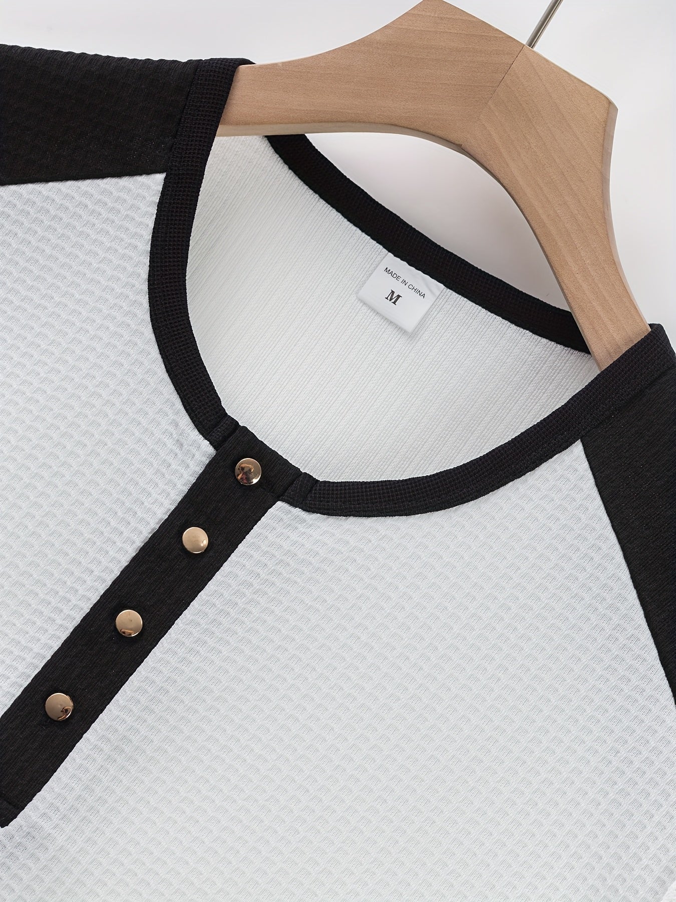 Chemise Henley gaufrée pour homme – Haut boutonnée toutes saisons blanc et noir