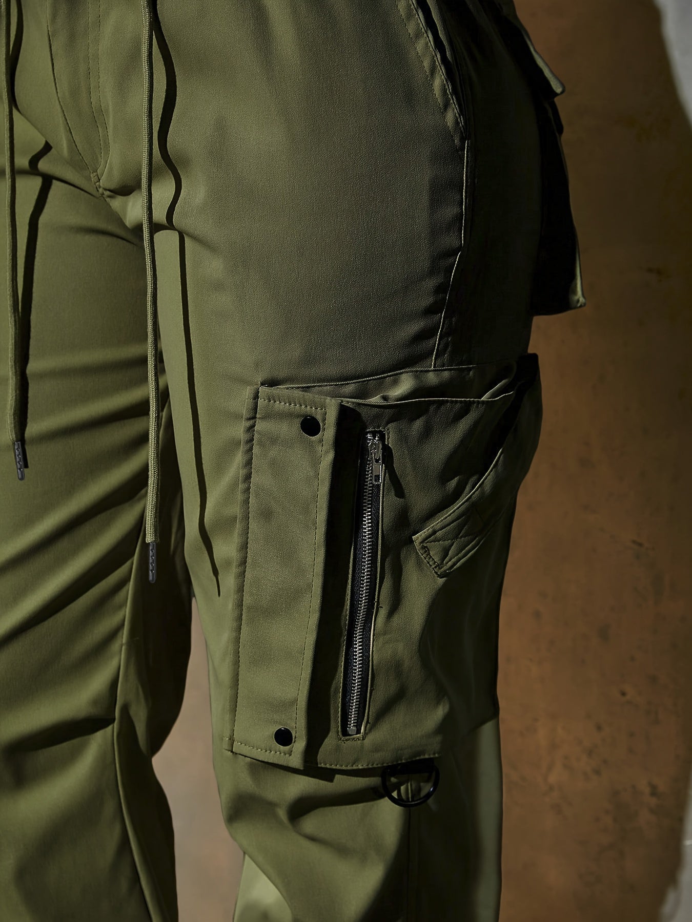 Pantalones cargo de mujer con cordón ajustable – Corte casual urbano con múltiples bolsillos