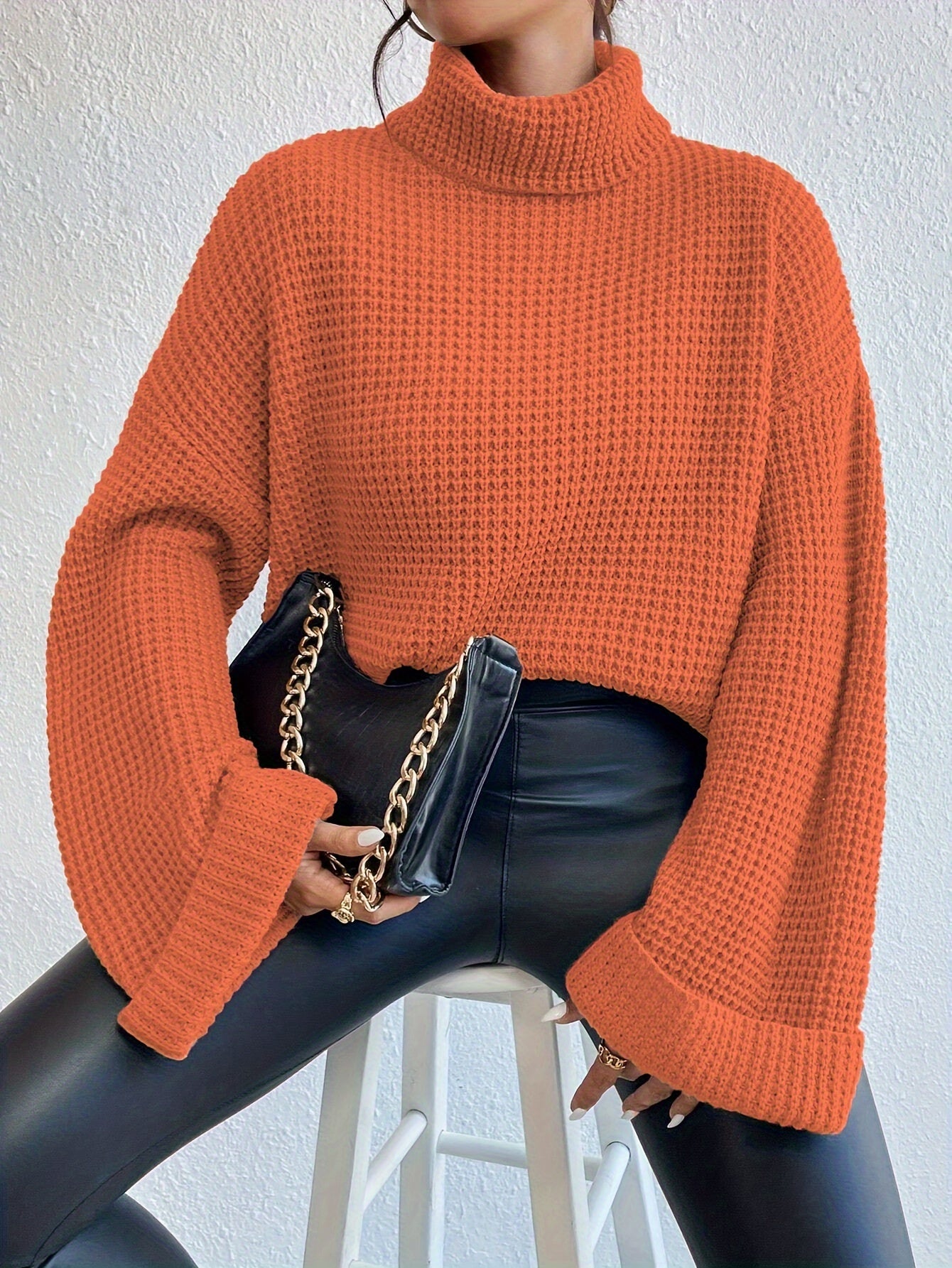 Pull gaufré col montant et épaules tombantes pour femme – Maille bleu vif