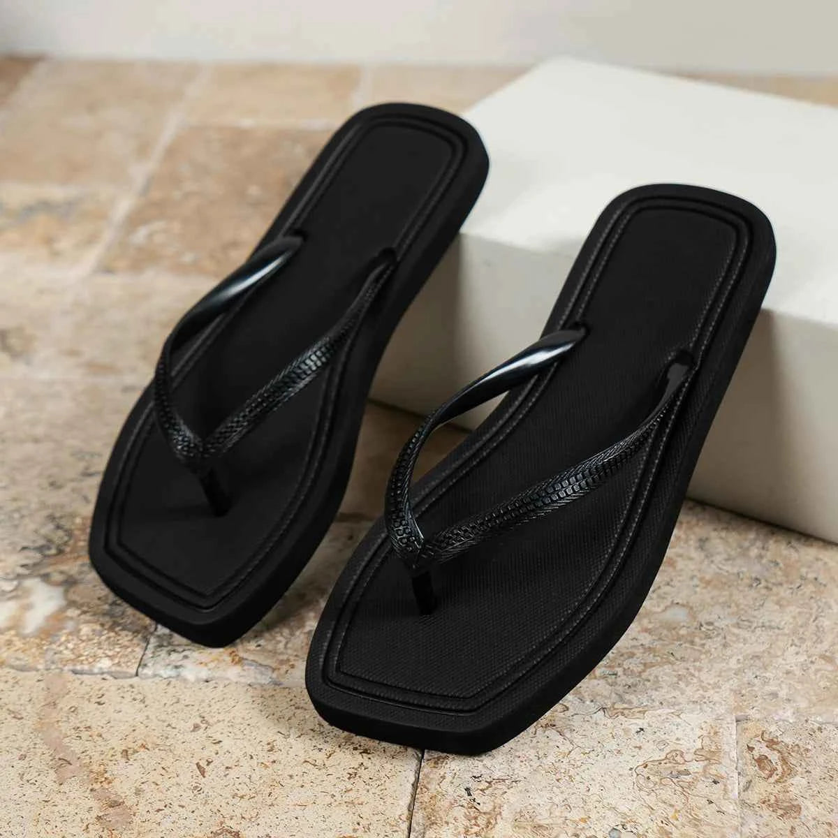 Minimal Square Toe Flip Flops – Lightweight Summer Comfort