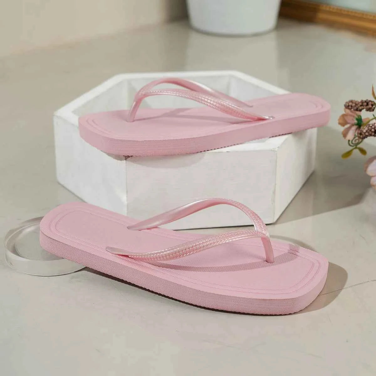 Minimal Square Toe Flip Flops – Lightweight Summer Comfort