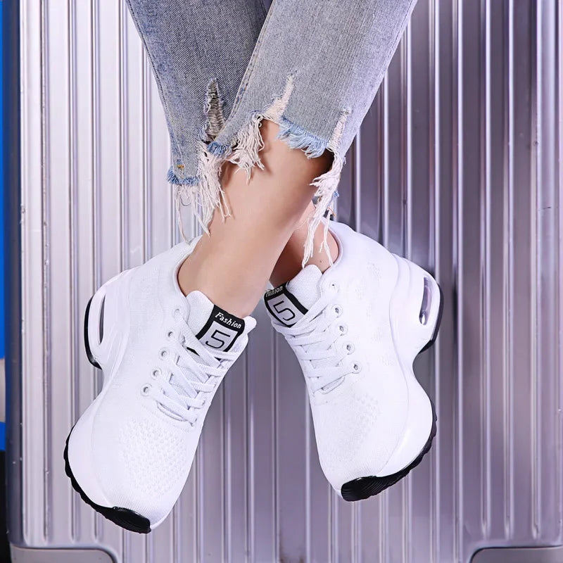 Chaussures de sport compensées pour femmes Loom & Soul – Baskets respirantes à talon compensé