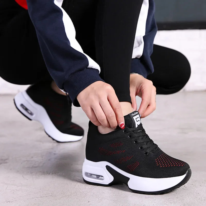 Chaussures de sport compensées pour femmes Loom & Soul – Baskets respirantes à talon compensé