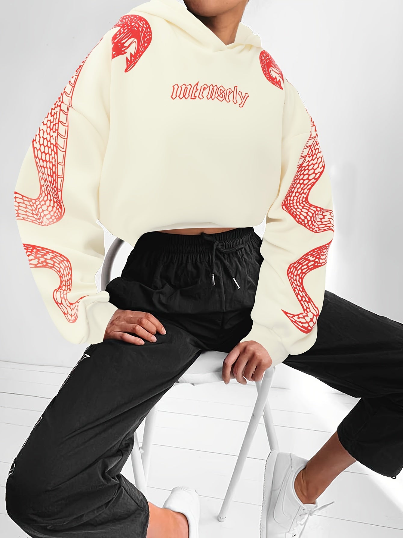 Sudadera con capucha roja para mujer – Sudadera urbana con estampado de Fénix y Mariposa