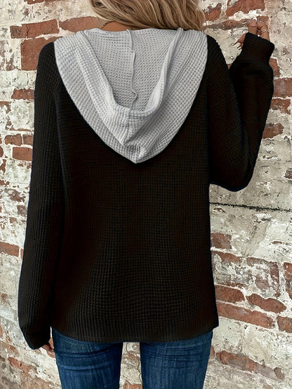 Sudadera informal con capucha y cordón con botones y bloques de color para mujer