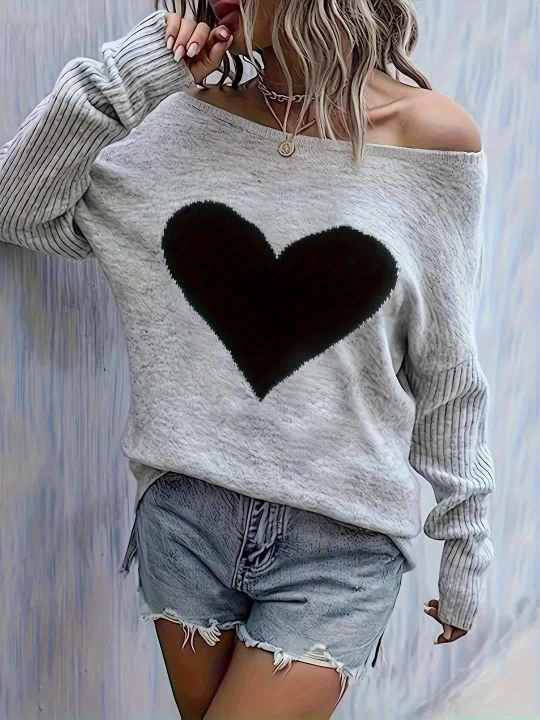 Top de corazón negro para mujer – Elegante blusa suave de cuello redondo para todas las estaciones