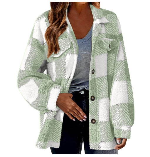 Chaqueta de Vellón de Cordero Loom & Soul para Mujer – Abrigo Sherpa Suave con Botones para una Cálida Comodidad Invernal