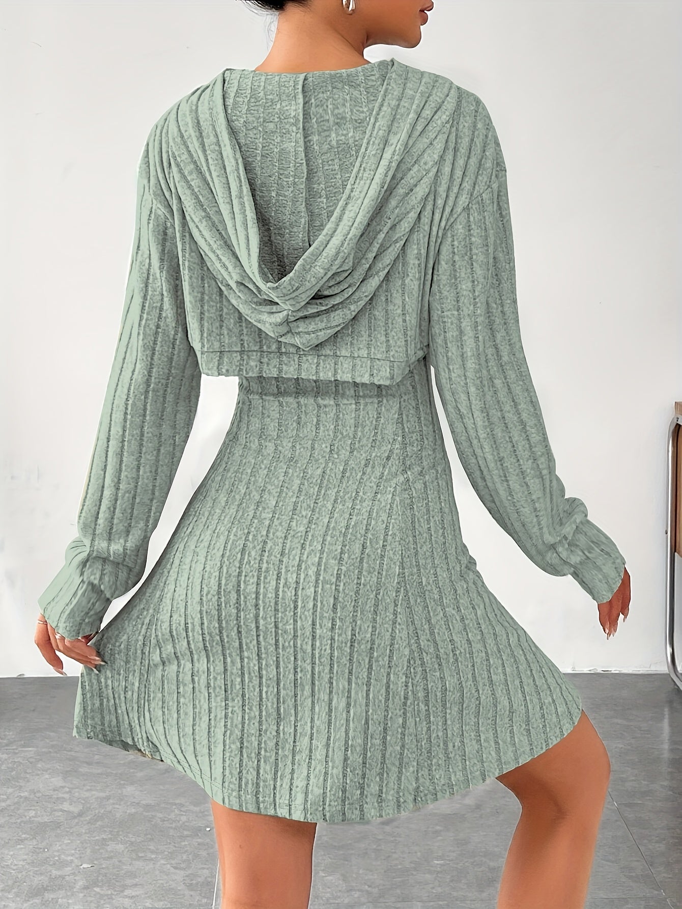 Ensemble 2 pièces côtelé pour femme – Top court à capuche et robe moulante
