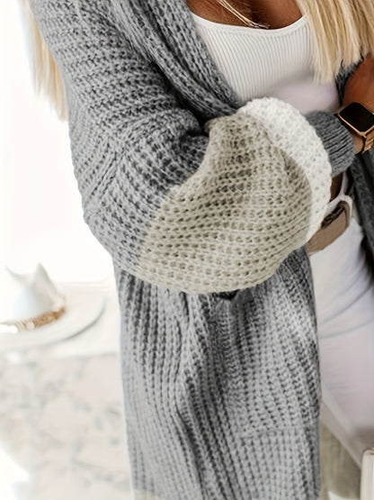 Cárdigan acogedor de punto color block para mujer – Gris y blanco con cinturón